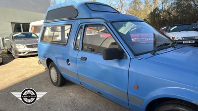 Lot 678 - 1990 FORD ESCORT 35