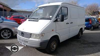 Lot 868 - 1997 MERCEDES 208D SWB