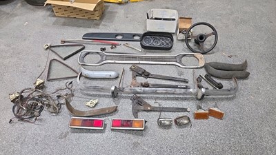 Lot 707 - FORD ESCORT SPARES