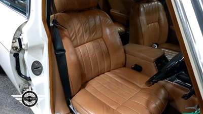 Lot 834 - 1978 DAIMLER SOVEREIGN 4.2 LWB AUTO