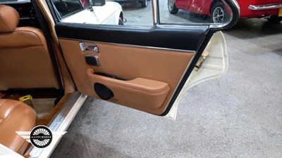 Lot 834 - 1978 DAIMLER SOVEREIGN 4.2 LWB AUTO