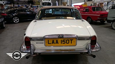 Lot 834 - 1978 DAIMLER SOVEREIGN 4.2 LWB AUTO
