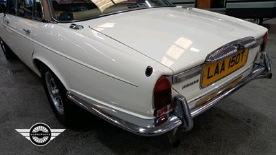 Lot 834 - 1978 DAIMLER SOVEREIGN 4.2 LWB AUTO
