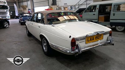 Lot 834 - 1978 DAIMLER SOVEREIGN 4.2 LWB AUTO