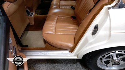 Lot 834 - 1978 DAIMLER SOVEREIGN 4.2 LWB AUTO