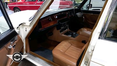 Lot 834 - 1978 DAIMLER SOVEREIGN 4.2 LWB AUTO