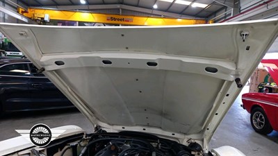 Lot 834 - 1978 DAIMLER SOVEREIGN 4.2 LWB AUTO