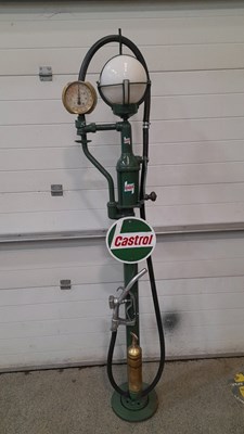 Lot 255 - CASTROL PUMP