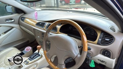 Lot 636 - 2001 JAGUAR S-TYPE V8 AUTO