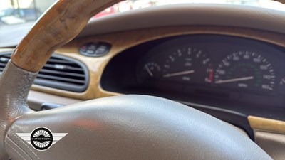 Lot 636 - 2001 JAGUAR S-TYPE V8 AUTO