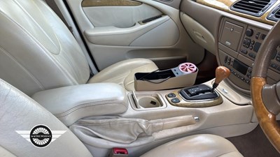 Lot 636 - 2001 JAGUAR S-TYPE V8 AUTO