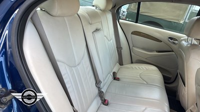 Lot 636 - 2001 JAGUAR S-TYPE V8 AUTO