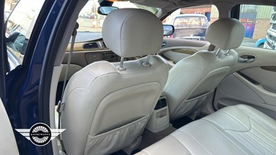 Lot 636 - 2001 JAGUAR S-TYPE V8 AUTO