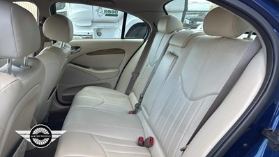 Lot 636 - 2001 JAGUAR S-TYPE V8 AUTO