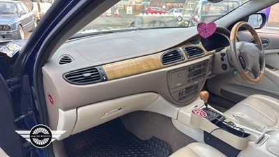 Lot 636 - 2001 JAGUAR S-TYPE V8 AUTO