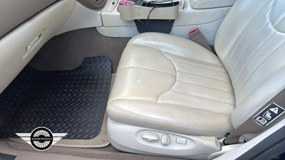 Lot 636 - 2001 JAGUAR S-TYPE V8 AUTO