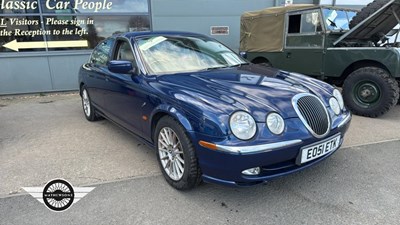 Lot 636 - 2001 JAGUAR S-TYPE V8 AUTO