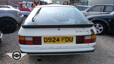 Lot 322 - 1987 PORSCHE 924
