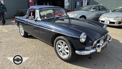 Lot 136 - 1976 MGB ROADSTER