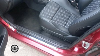 Lot 94 - 2005 MG ZR 105