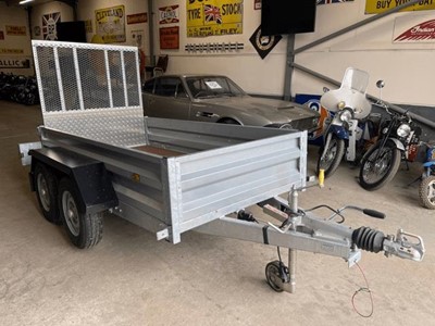 Lot 30 - 4 WHEEL TRAILER