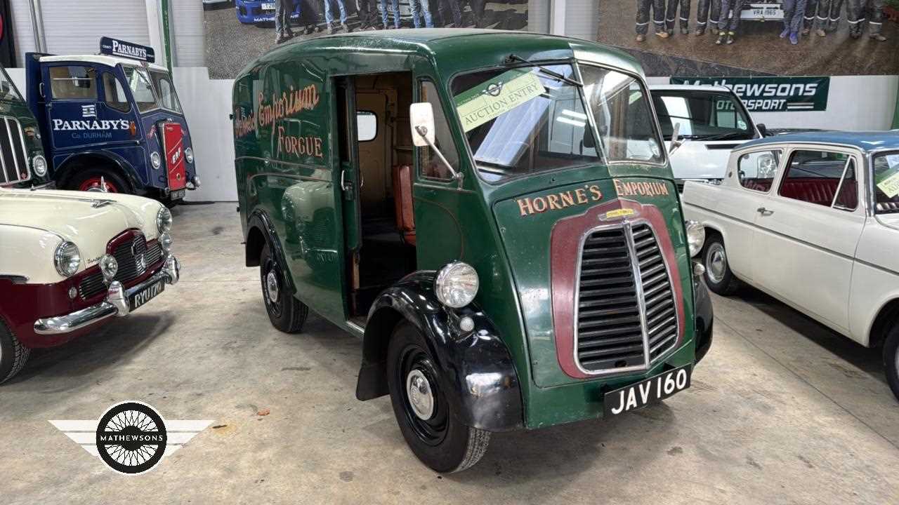 Lot 346 - 1952 MORRIS COMMERCIAL