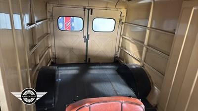 Lot 346 - 1952 MORRIS COMMERCIAL