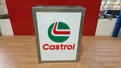 Lot 327 - CASTROL DOUBLE SIDED LIGHT UP SIGN 16" X 12"