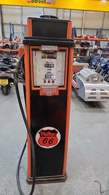 Lot 309 - AMERICAN PETROL PUMP