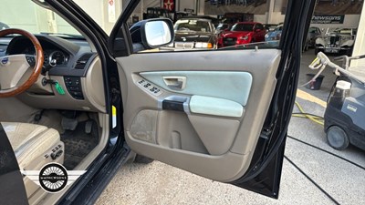 Lot 362 - 2007 VOLVO XC90 LUX SE V8 AWD