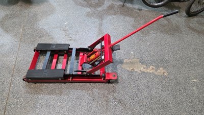 Lot 657 - SEALEY MOTOR BIKE HYDRAULIC LIFT