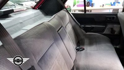 Lot 632 - 1990 VOLVO 340 GL AUTO