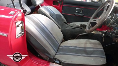 Lot 4 - 1977 MG B