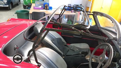 Lot 4 - 1977 MG B