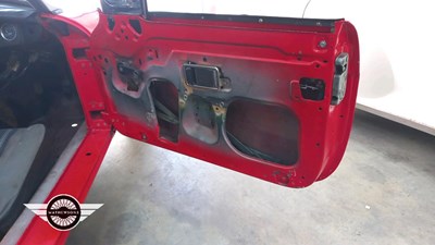 Lot 4 - 1977 MG B