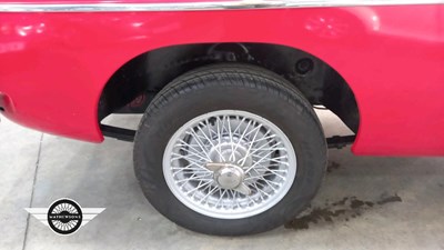 Lot 4 - 1977 MG B