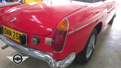 Lot 4 - 1977 MG B
