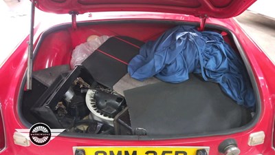 Lot 4 - 1977 MG B