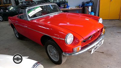 Lot 4 - 1977 MG B