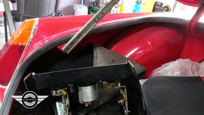 Lot 4 - 1977 MG B