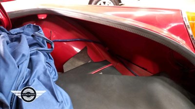 Lot 4 - 1977 MG B