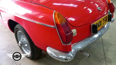 Lot 4 - 1977 MG B