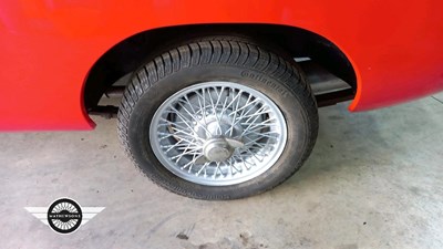Lot 4 - 1977 MG B