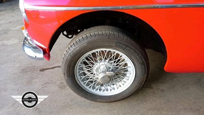 Lot 4 - 1977 MG B
