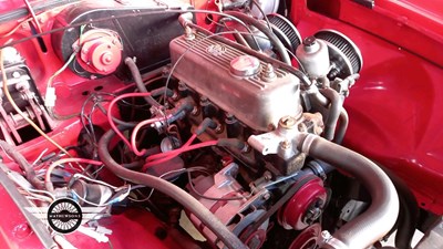 Lot 4 - 1977 MG B