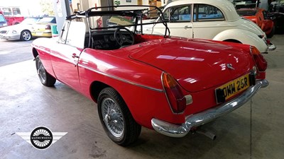 Lot 4 - 1977 MG B