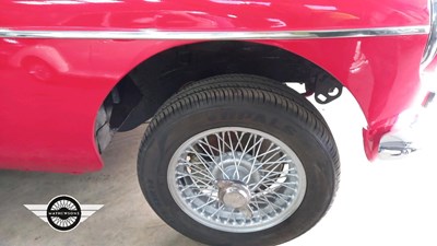 Lot 4 - 1977 MG B