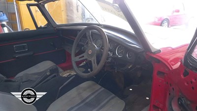 Lot 4 - 1977 MG B