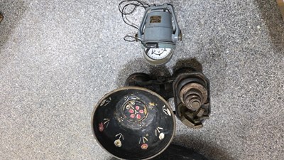 Lot 725 - SHIPS COMPASS & WEIGHING SCALES
