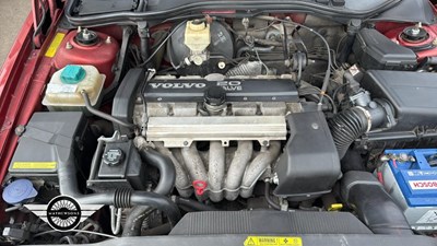 Lot 550 - 1998 VOLVO S70 20V AUTO
